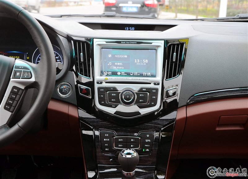 速銳車型 內(nèi)飾圖