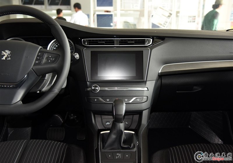 標(biāo)致408車型 細(xì)節(jié)圖