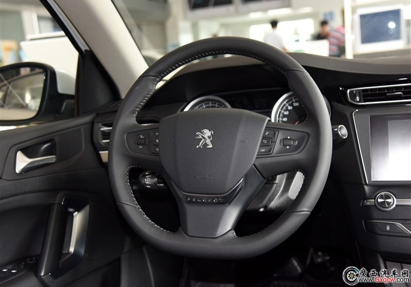 標致408車型 細節(jié)圖