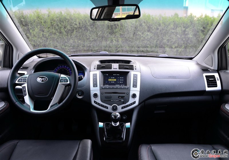 比亞迪S6車型 內(nèi)飾圖