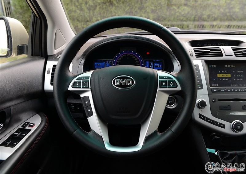 比亞迪S6車型 內(nèi)飾圖