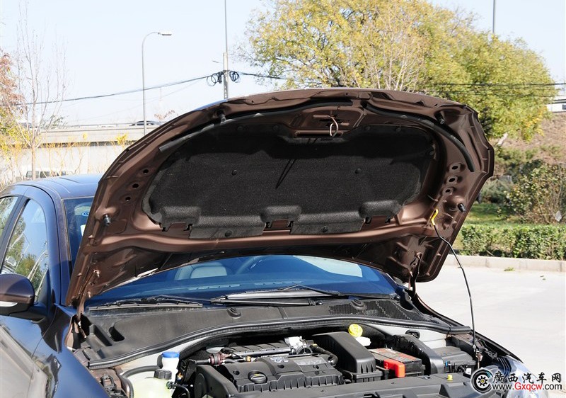 標致301車型 細節(jié)圖