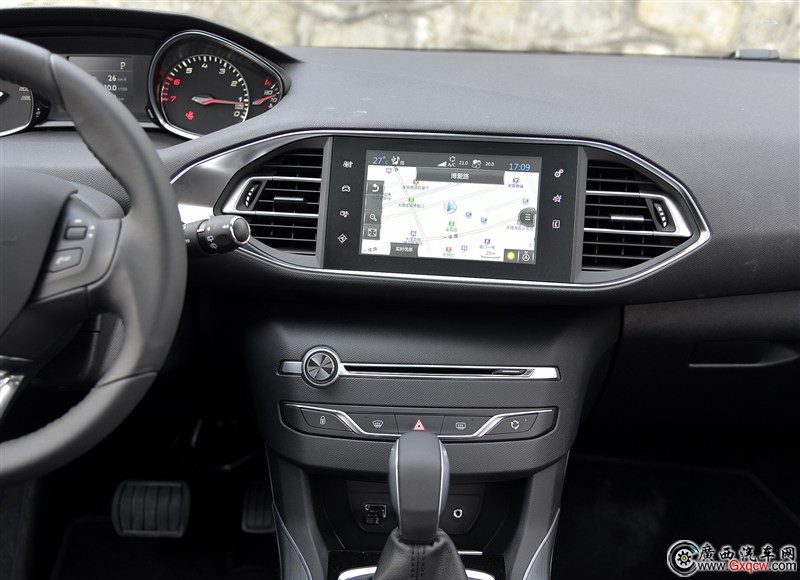 標(biāo)致308S車型 內(nèi)飾圖