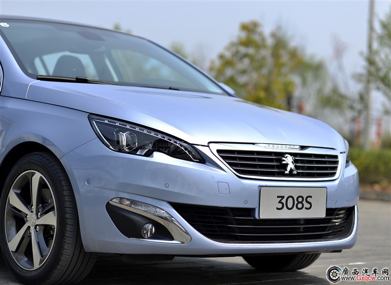 標(biāo)致308S車型 細(xì)節(jié)圖