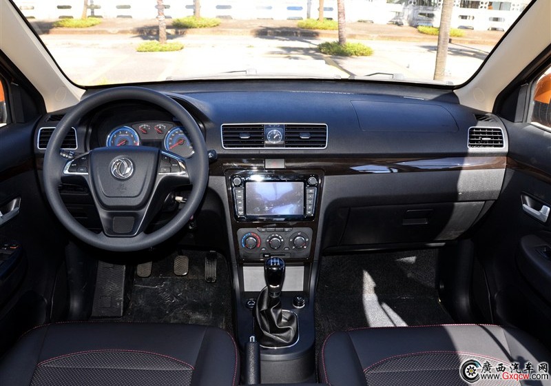 風光360車型 內(nèi)飾圖