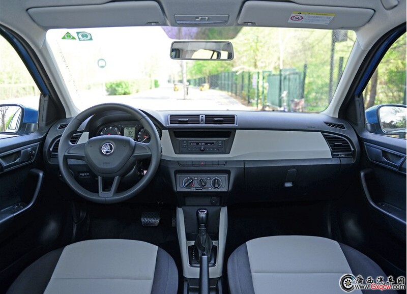 晶銳車型 內(nèi)飾圖