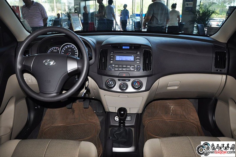 悅動車型 內(nèi)飾圖