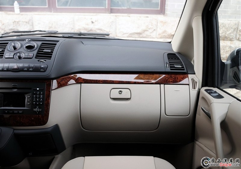 唯雅諾車型 內(nèi)飾圖