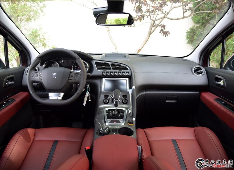 標(biāo)致3008車型 內(nèi)飾圖