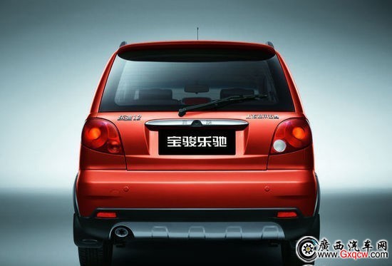 寶駿樂(lè)馳3.jpg