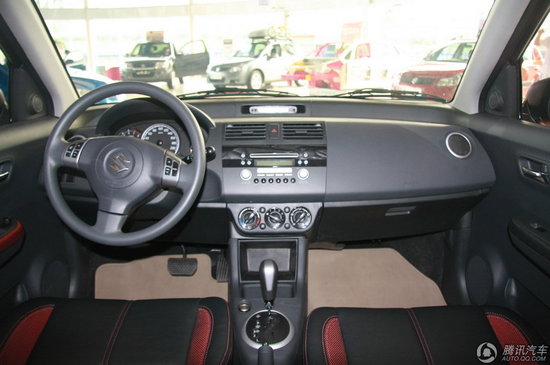 2010款 鈴木雨燕1.5 AT冠軍限量版到店實拍