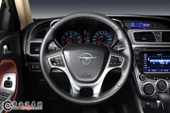 試駕新一代福美來M5