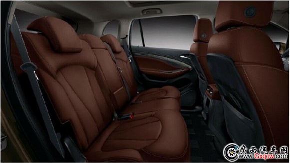 昂科威后排.jpg