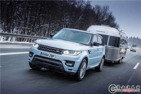路虎攬勝運(yùn)動(dòng)版柴油車(chē)型及柴油混合動(dòng)力車(chē)型 以強(qiáng)勁動(dòng)力詮釋豪華之道-2.jpg
