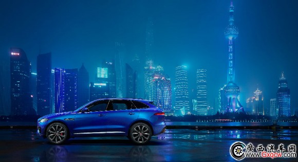 新聞稿:鋒芒初露 捷豹F-PACE官方圖片及視頻**發(fā)布_捷豹F-PACE.jpg