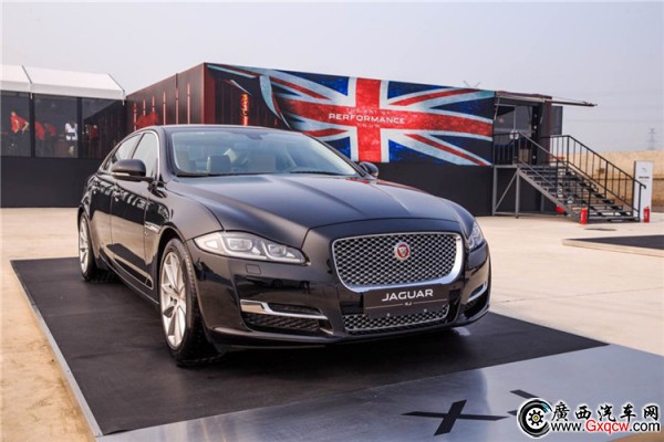 2016捷豹英仕挑戰(zhàn)賽馭享極致英倫性能美學(xué)-新聞稿配圖5.jpg