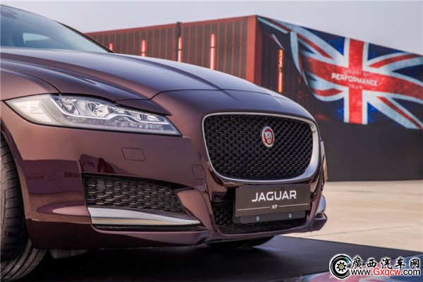 2016捷豹英仕挑戰(zhàn)賽馭享極致英倫性能美學(xué)-新聞稿配圖6.jpg