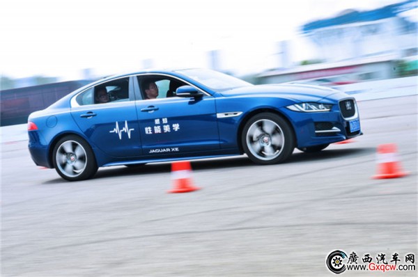 2016捷豹英仕挑戰(zhàn)賽馭享極致英倫性能美學(xué)-新聞稿配圖9.jpg