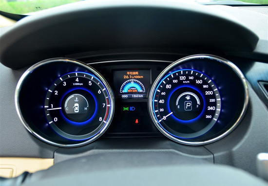 北京現(xiàn)代第八代索納塔