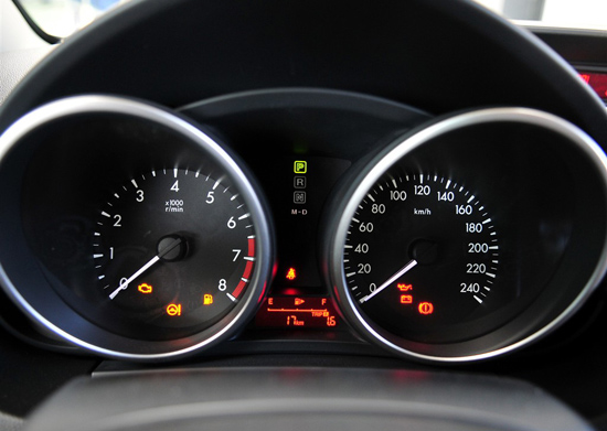 原裝進(jìn)口馬自達(dá)5