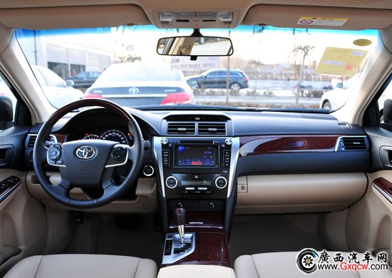 2012款凱美瑞內(nèi)飾