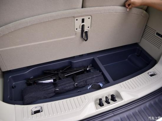 江鈴汽車 撼路者 2016款 2.0T 汽油四驅旗艦版 江鈴汽車 撼路者 2016款 2.0T 汽油四驅旗艦版