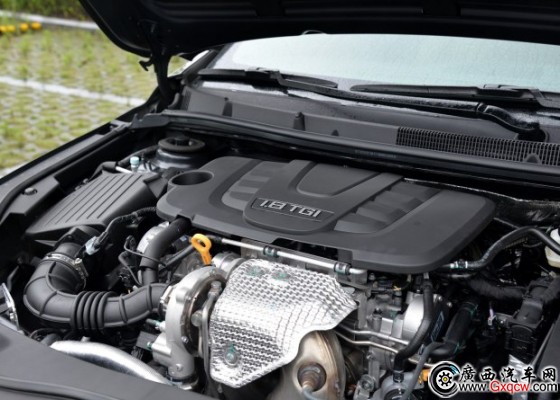 上汽集團(tuán) 榮威950 2015款 1.8T 典雅版 上汽集團(tuán) 榮威950 2015款 1.8T 典雅版