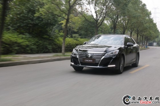 變革進化 不忘初心 試駕全新皇冠2.0T 變革進化 不忘初心 試駕全新皇冠2.0T