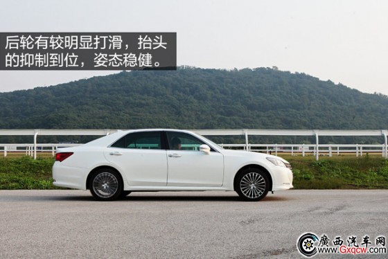 教科書般的應(yīng)試 試駕豐田皇冠2.0T 教科書般的應(yīng)試 試駕豐田皇冠2.0T
