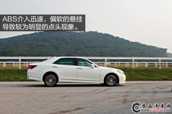 教科書般的應(yīng)試 試駕豐田皇冠2.0T 教科書般的應(yīng)試 試駕豐田皇冠2.0T