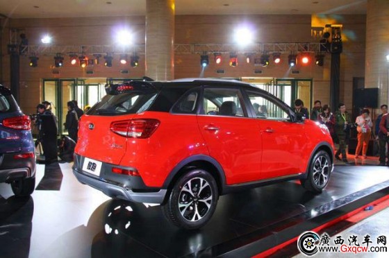 東風(fēng)悅達(dá)起亞KX3傲跑上市 售11.28-18.68萬