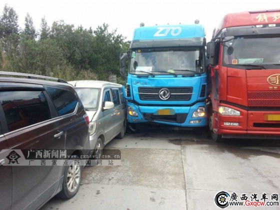 路面濕滑 桂柳高速同日同路段連發(fā)兩起交通事故