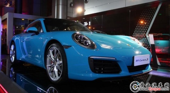保時(shí)捷新款911上市 售131.8-271.6萬(wàn)