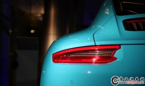 保時(shí)捷新款911上市 售131.8-271.6萬(wàn)