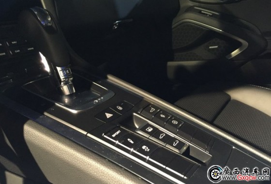 保時(shí)捷新款911上市 售131.8-271.6萬(wàn)