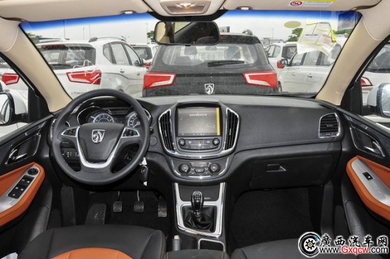 寶駿560 2016款 1.5T MT精英型