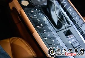 眾泰汽車 眾泰SR9 2016款 2.0T 自動(dòng)基本型