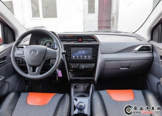 北汽新能源EC200上市 售價(jià)15.88萬(wàn)元起