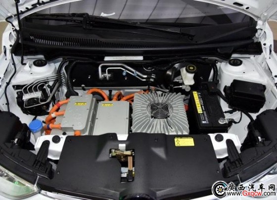 北汽新能源EC200上市 售價(jià)15.88萬(wàn)元起