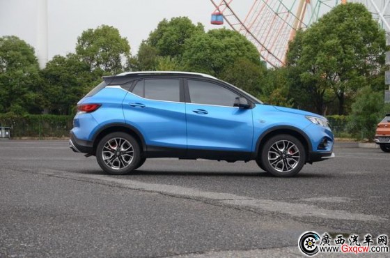 2018款東南DX3正式上市 售價(jià)6.79-10.59萬(wàn)