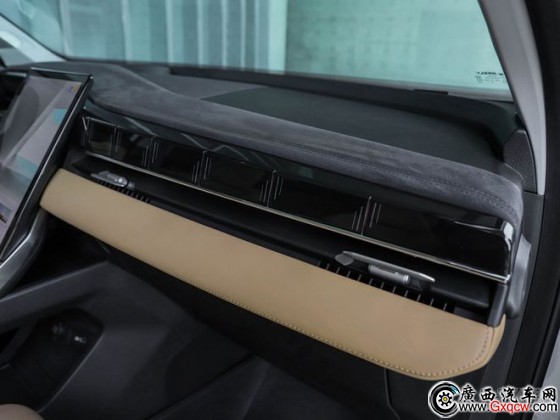 旗艦SUV定位十項(xiàng)硬核標(biāo)配 博越L預(yù)售12.98萬(wàn)起