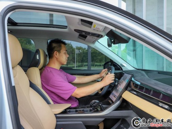 旗艦SUV定位十項(xiàng)硬核標(biāo)配 博越L預(yù)售12.98萬(wàn)起