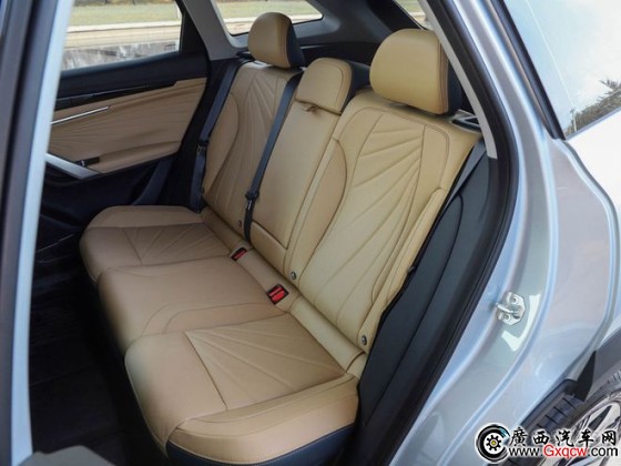 旗艦SUV定位十項(xiàng)硬核標(biāo)配 博越L預(yù)售12.98萬(wàn)起