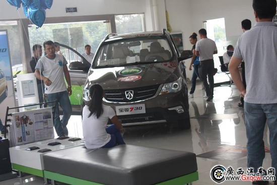 1413778080800449.jpg 730看車.jpg