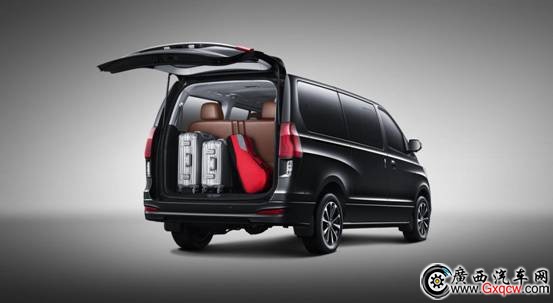1544514862370841.jpg 風(fēng)行M7-后側(cè)角度4開后備箱-放行李-小JPEG